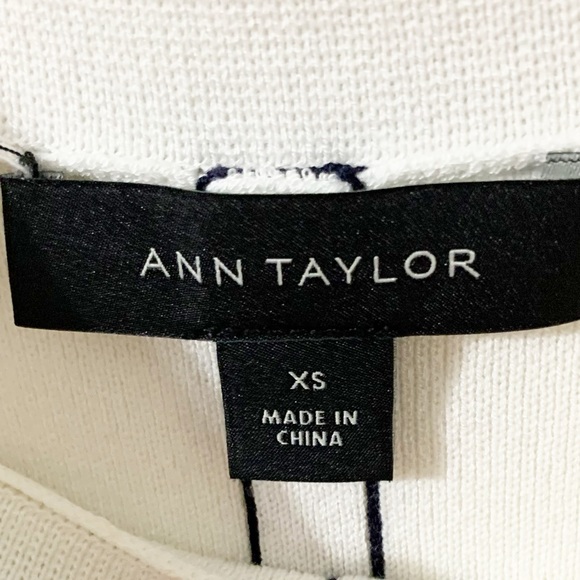 Ann Taylor Sleeveless Cowl Neck Sweater Vest Cream with Black Trim Detail XS - Picture 5 of 6